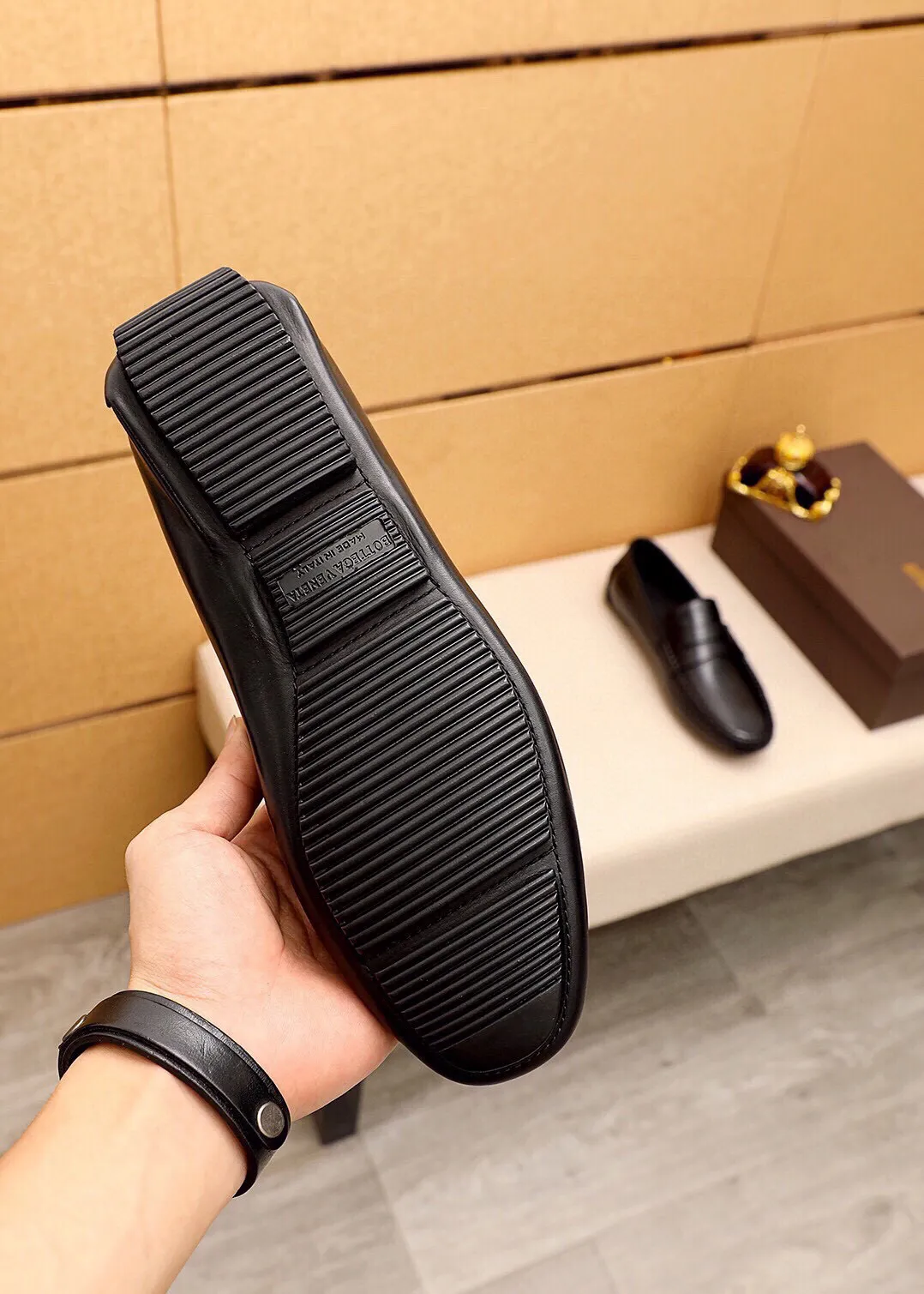 Men's Men's Shoes 💰: 460 💰💐 BV Men's Slip-on Shoes® [BOTTEGA VENETA] Official website counter new model, one-to-one mold opening ⚠Italian calfskin ➕Embossed ➕Cow 🐂 leather lining. Driving slip-ons, available at counters, sizes 38～44 (45🉑️customized)